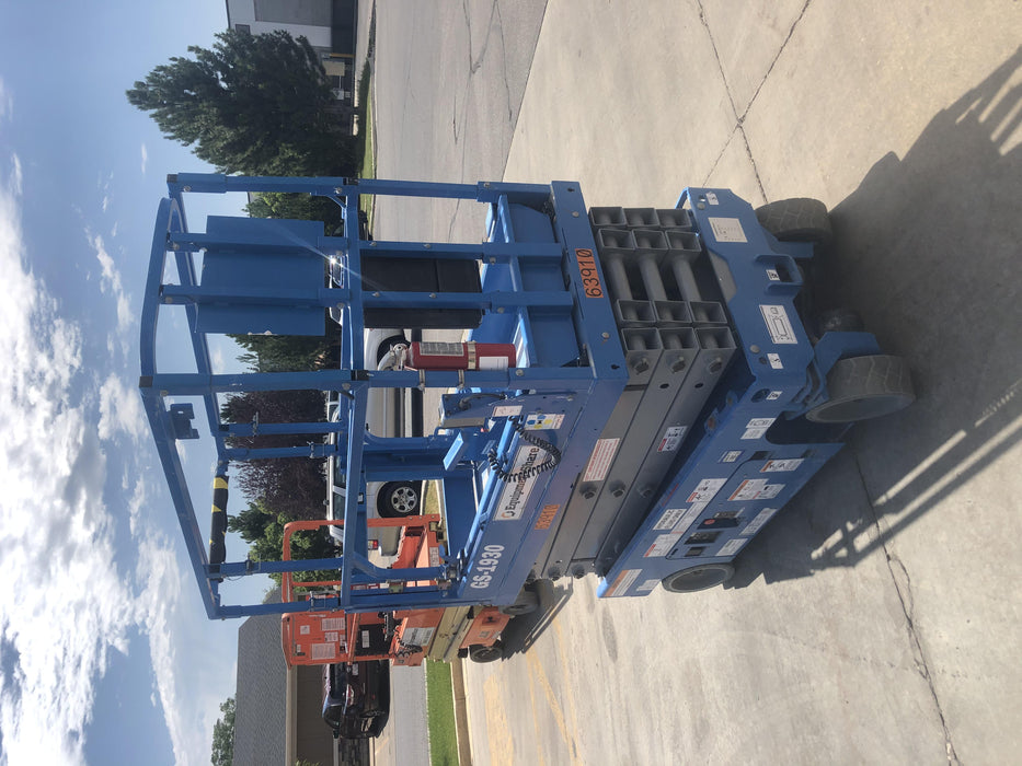 2020 Genie GS-1930 Solid Non Marking Tires, Beacon, Folding rails with half height swing gate