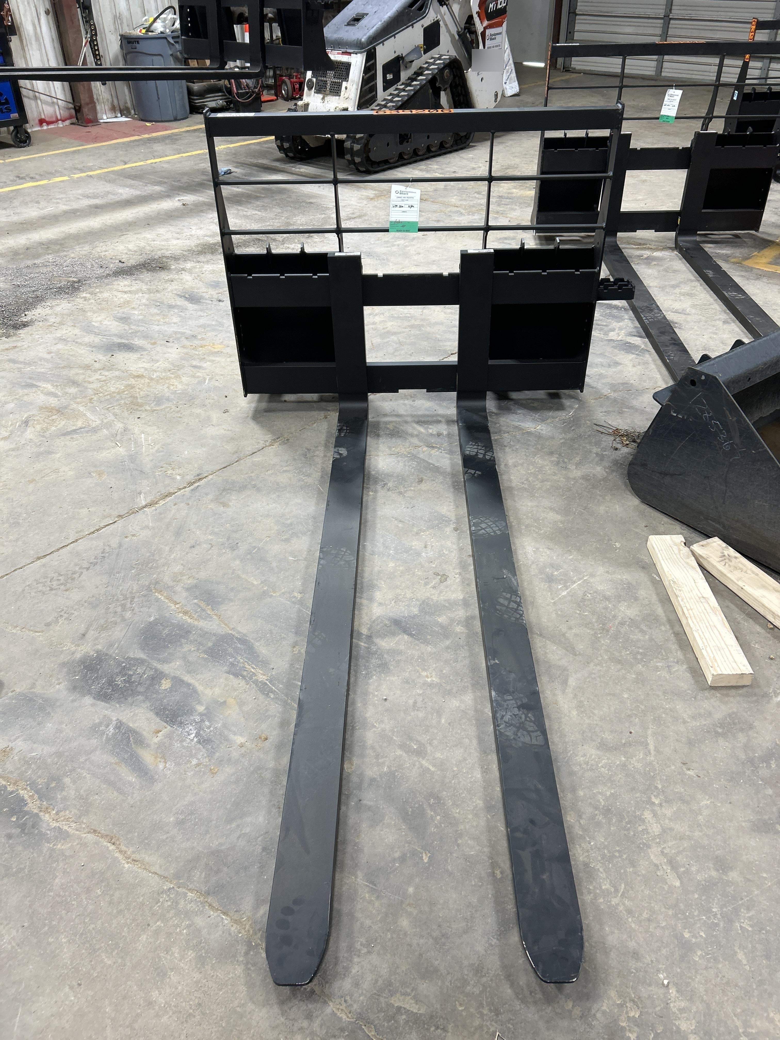 2026 ARROW MATERIAL HANDLING 72" Pallet Forks - Arrow