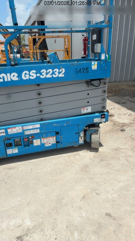 2017 Genie GS-3232 Genie GS3232 Narrow 32' Scissor Lift