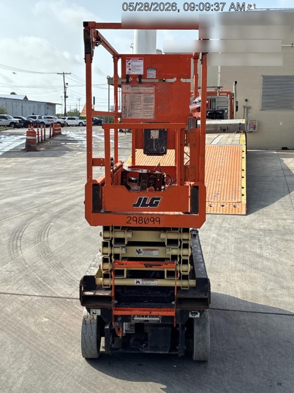 2023 JLG ES1932