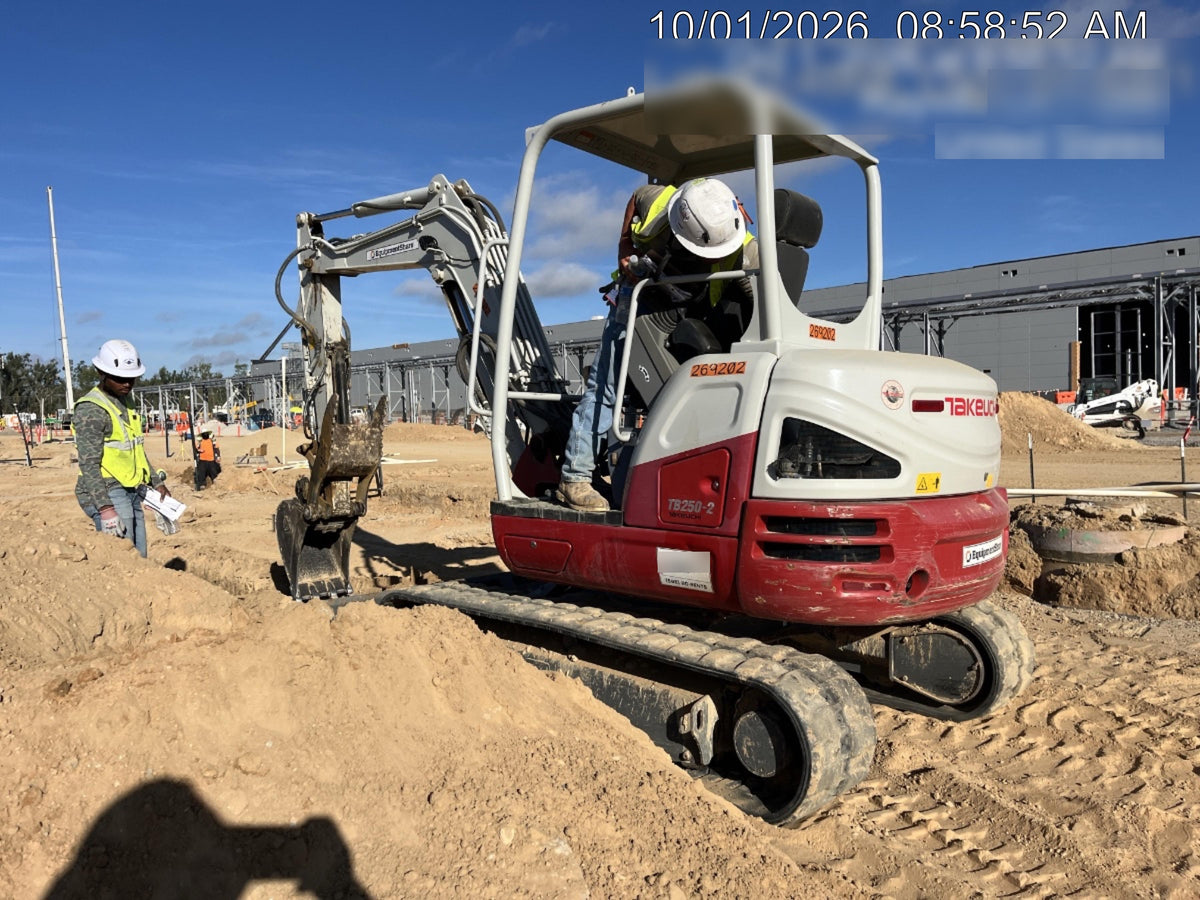 2022 TAKEUCHI TB250-2R