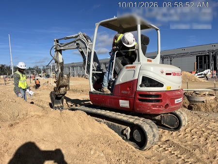 2022 TAKEUCHI TB250-2R