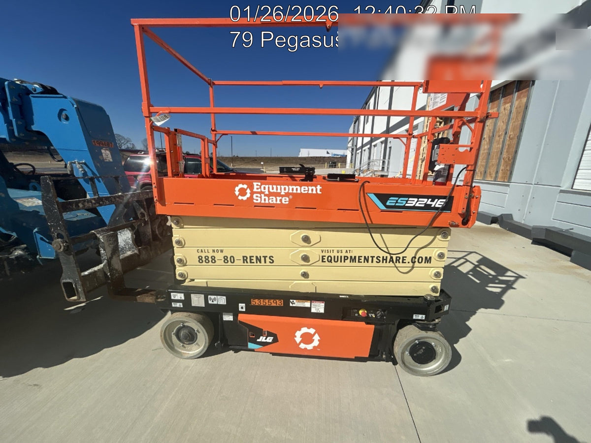 2025 JLG ES3246