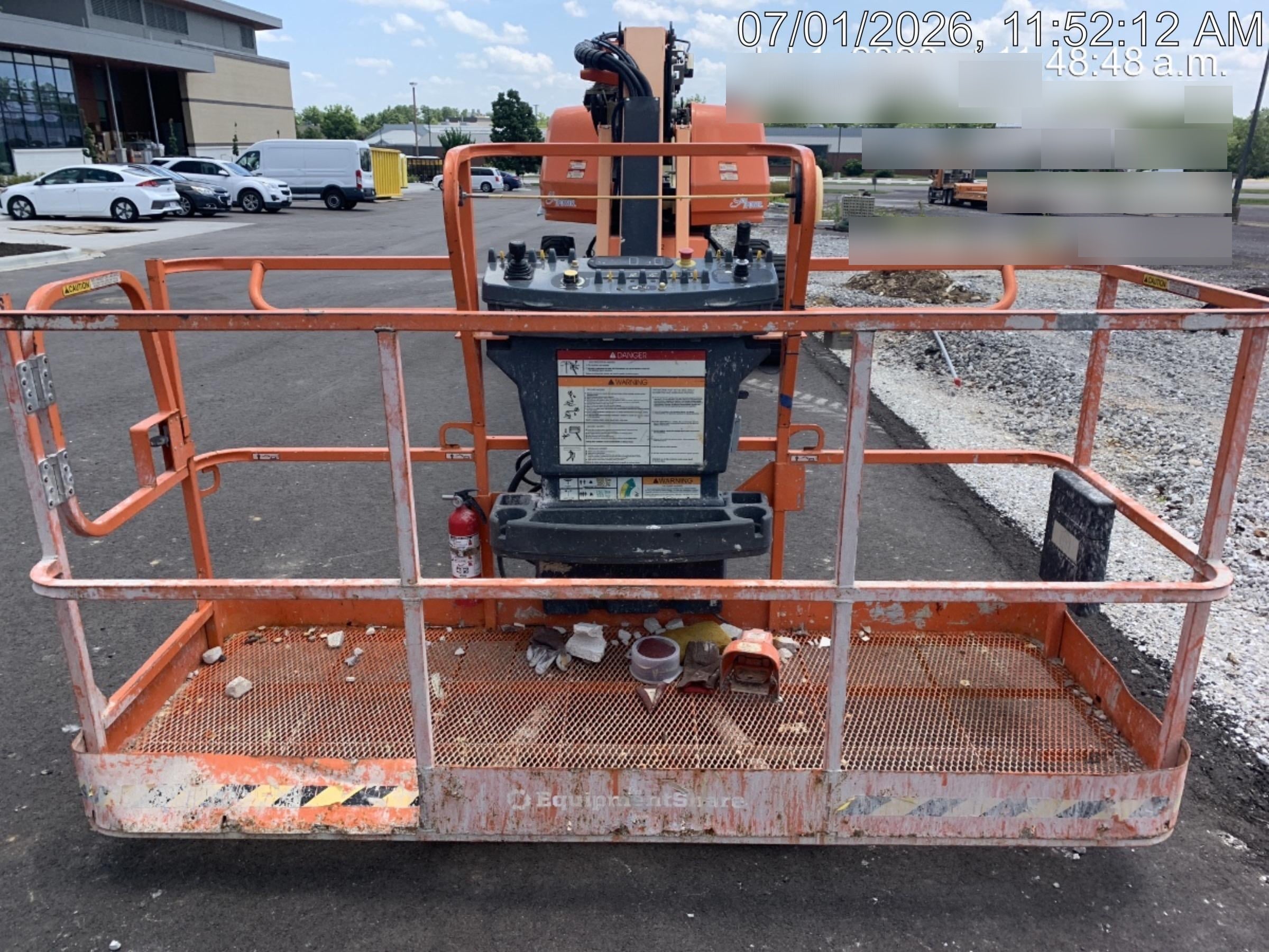 2023 JLG 660SJ