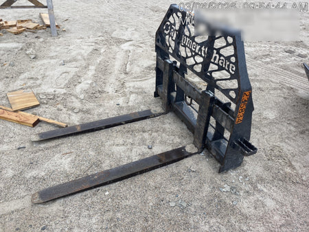 2022 PALADIN 48" Pallet Forks - Paladin