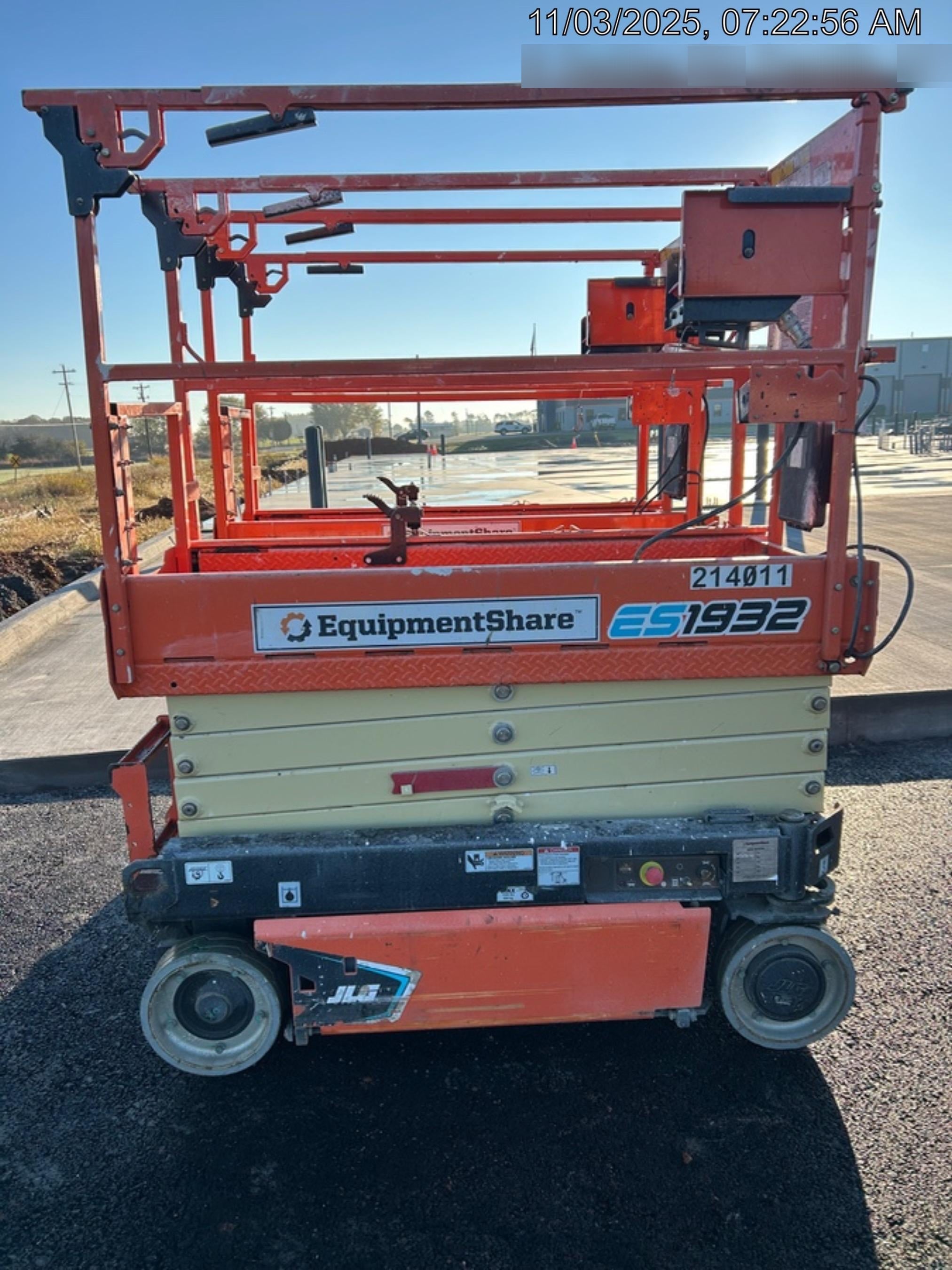 2022 JLG ES1932