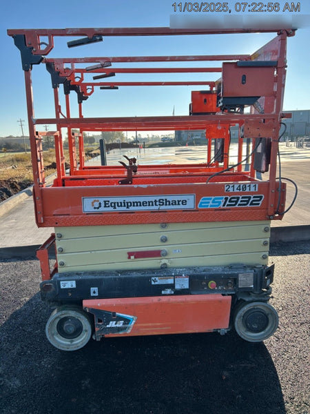 2022 JLG ES1932