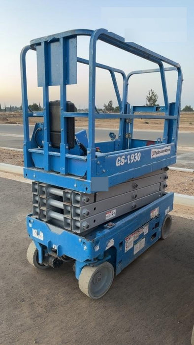 2019 Genie GS-1930 Half Height Swing Gate, 800W Inverter