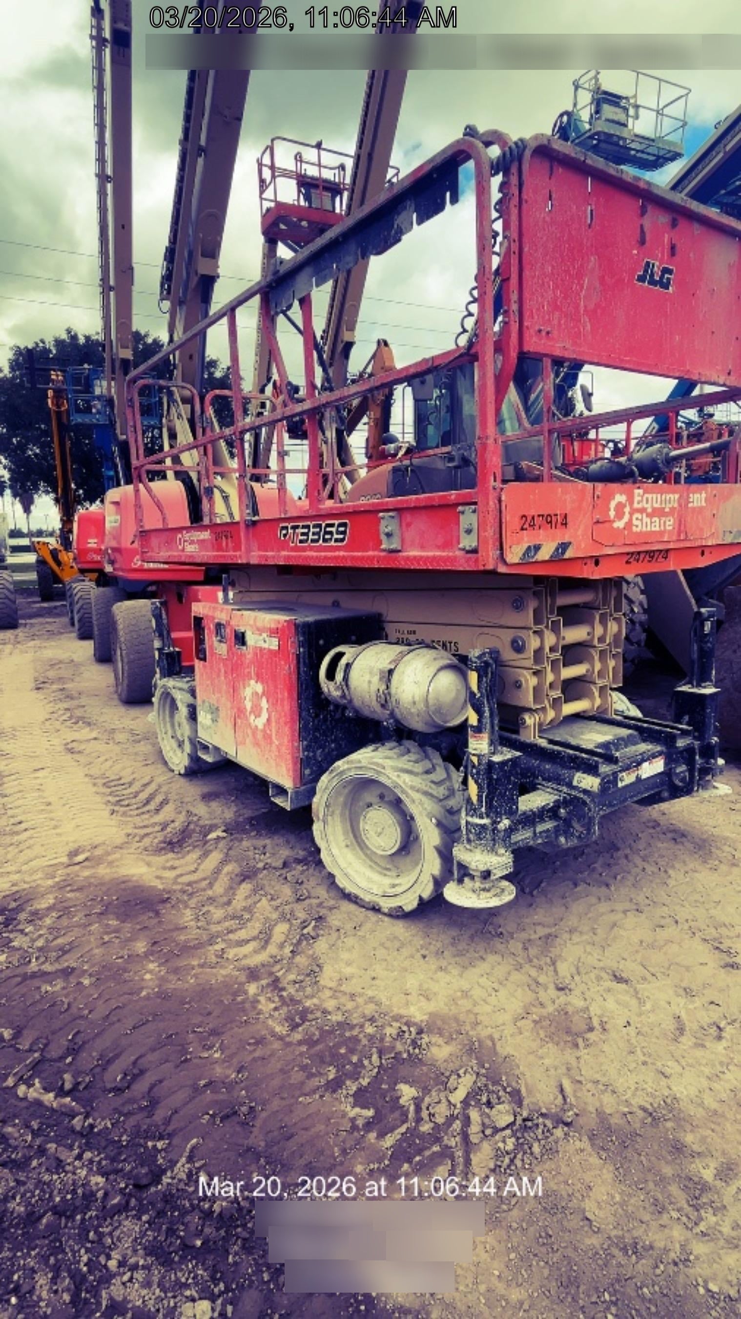 2022 JLG RT3369