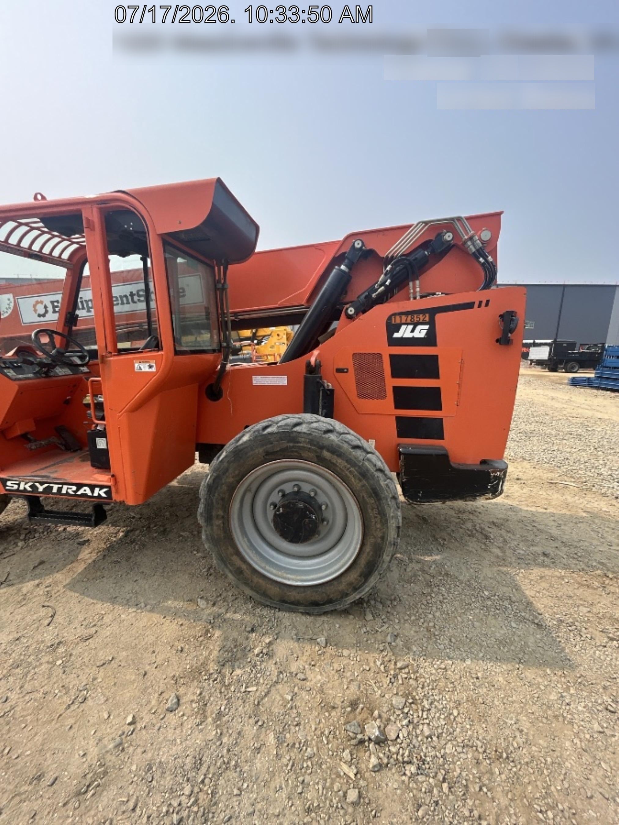2020 SKYTRAK 8042