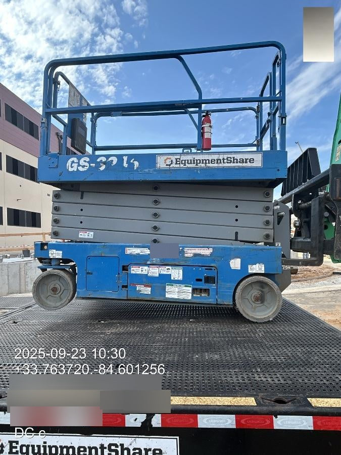 2019 Genie GS-3246 Folding rails with full height swing gate