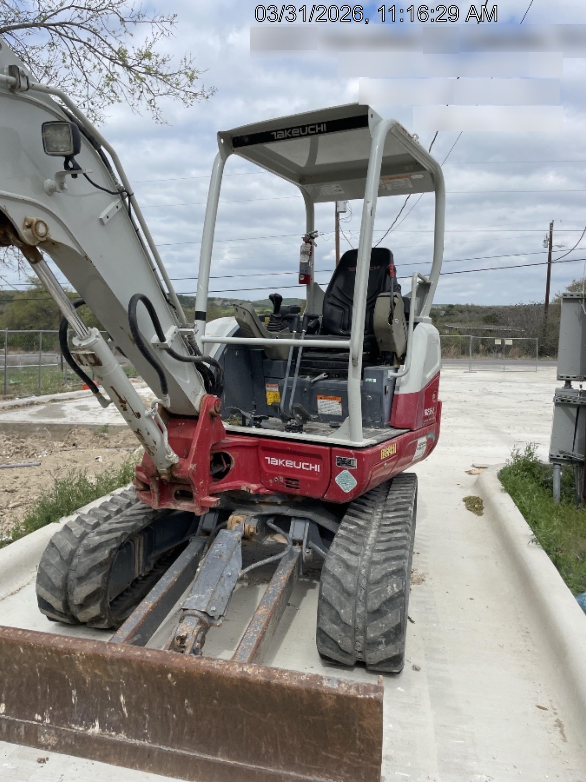 2021 TAKEUCHI TB235-2R