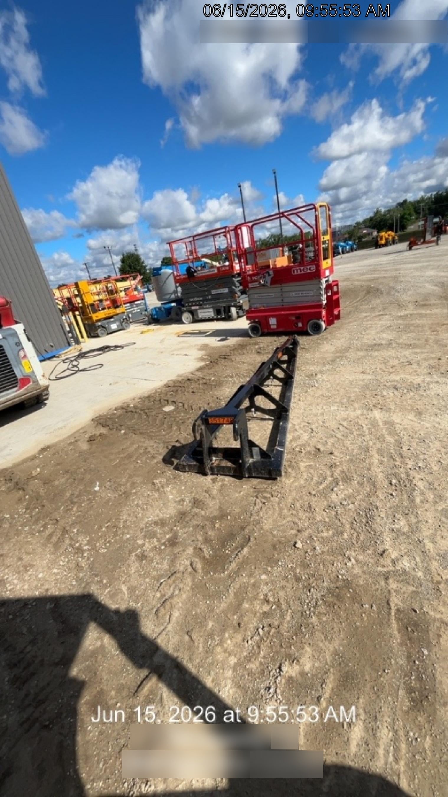 2023 JLG 1001275853