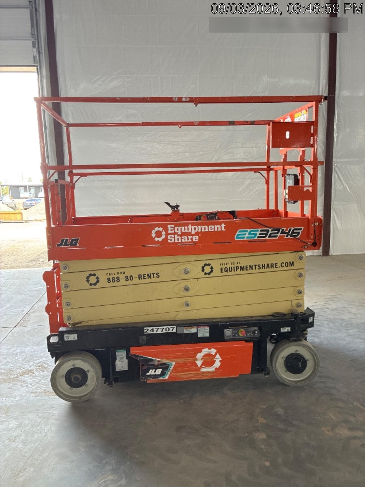2022 JLG ES3246