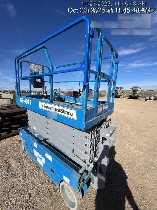 2019 Genie GS-4047 Folding rails with half height swing gate, 800W Inverter