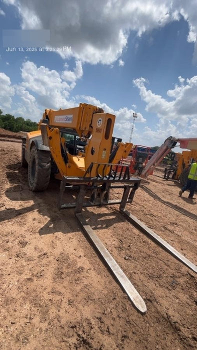 2019 JCB 510-56 74 HP w/Open ROPS, Beacon, Aux Hydraulics, Worklights, Solid Tires w/60" Carriage/Forks