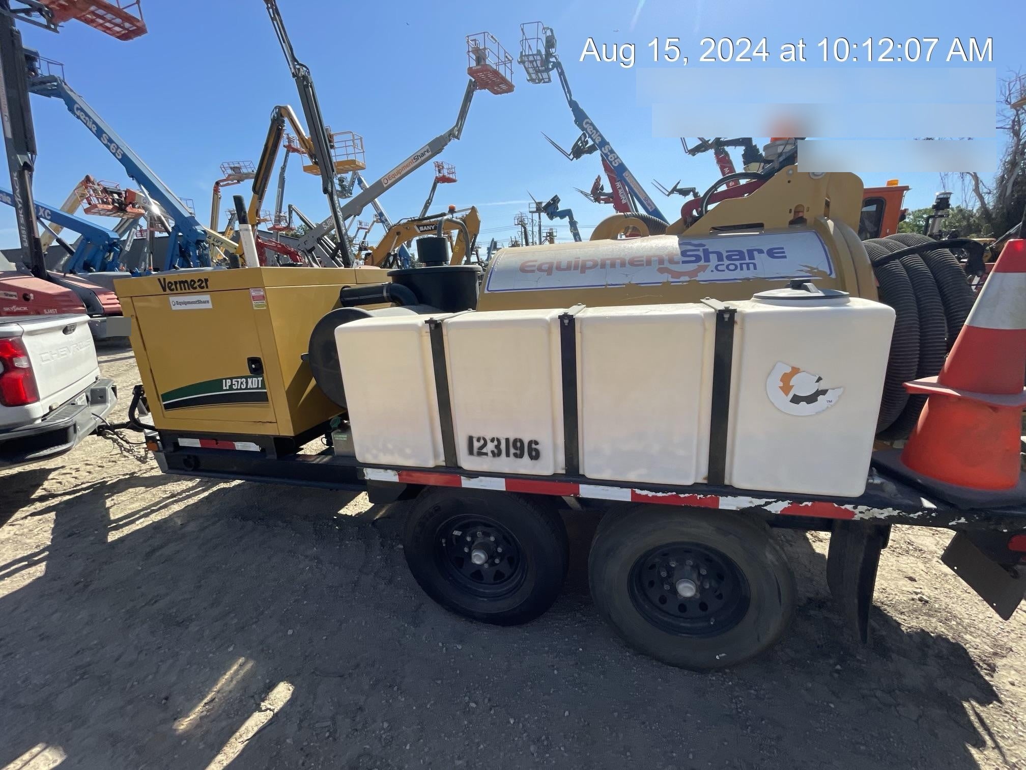 2021 Vac-Tron LP573XDT 500 Gallon Debris Tank w/ Hydraulic Tilt, two (2) 100 Gallon Water Tanks, Low Profile Torsion Axles (12,000 GVWR)