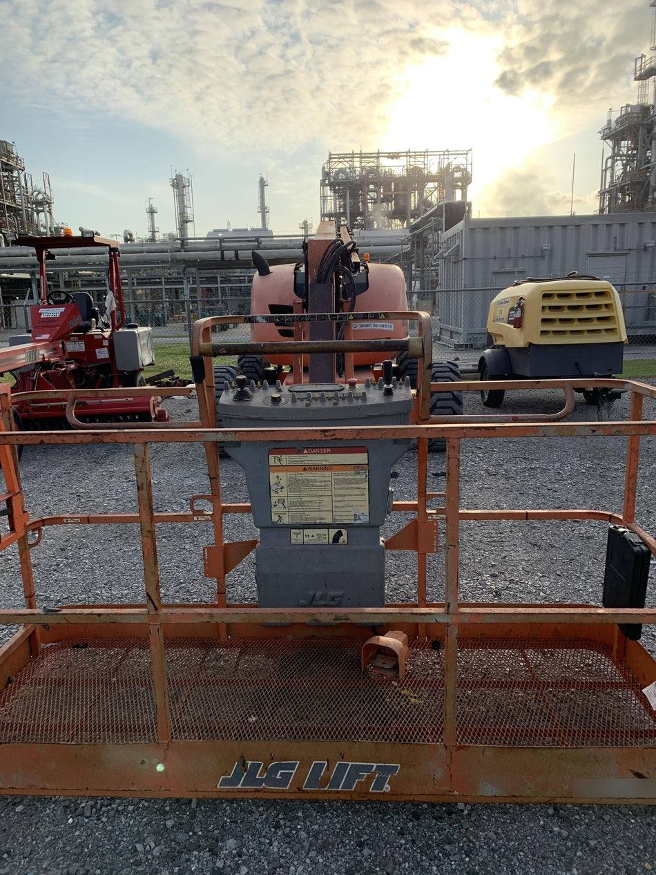 2019 JLG 600AJ