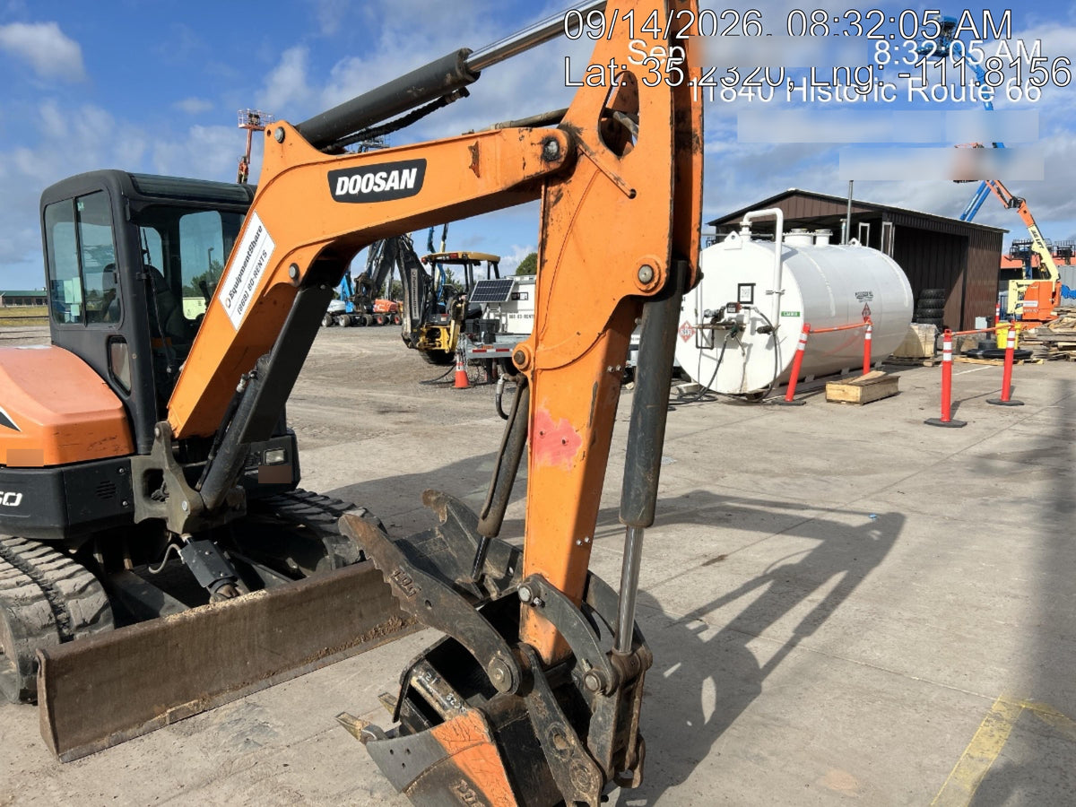 2019 DOOSAN DX50-5