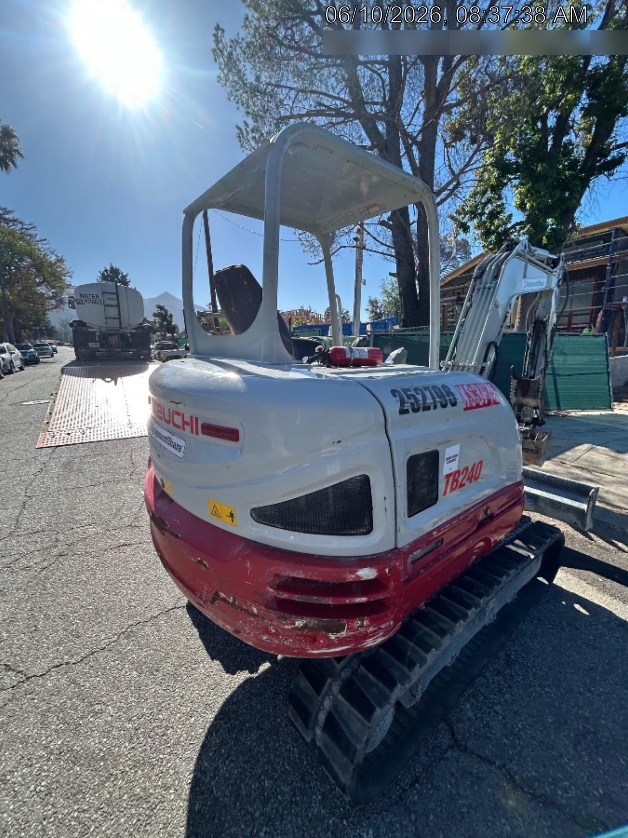 2021 TAKEUCHI TB240R