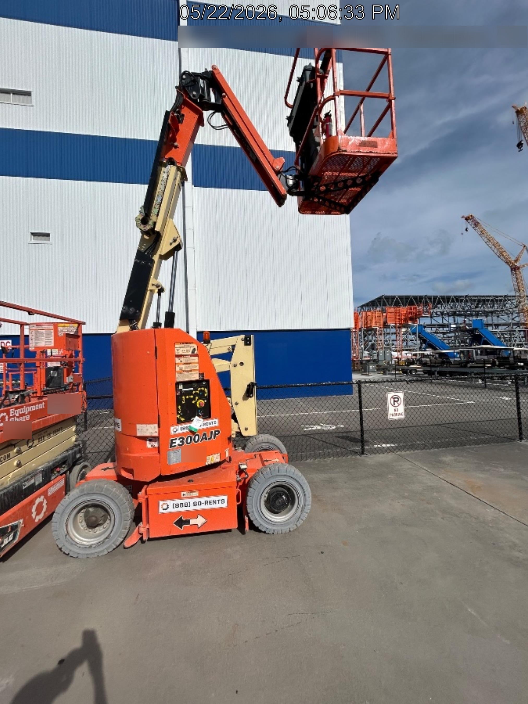 2019 JLG E300AJP
