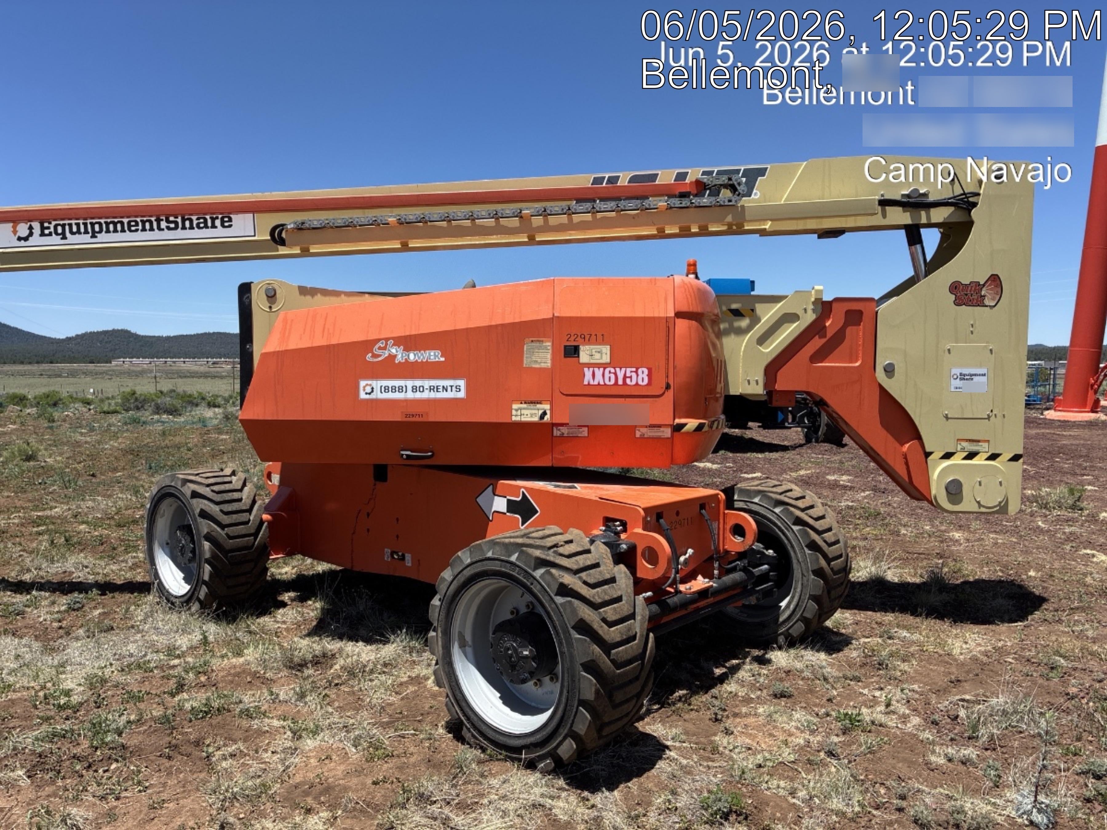 2022 JLG 800AJ