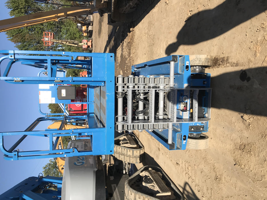 2019 Genie GS-4047 Folding rails with half height swing gate