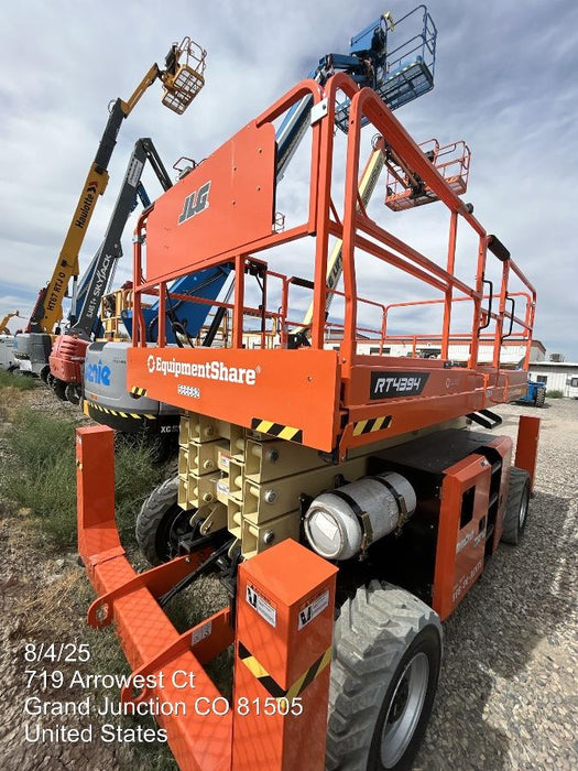 2025 JLG RT4394