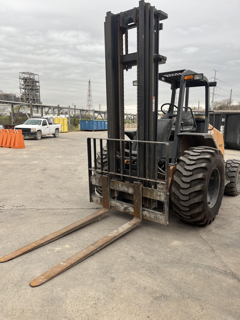 2021 CASE 588H