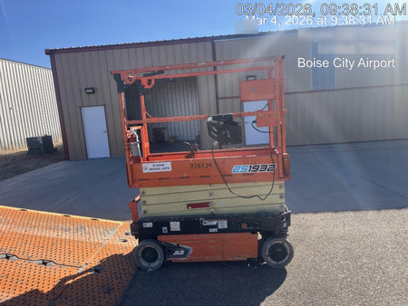 2022 JLG ES1932