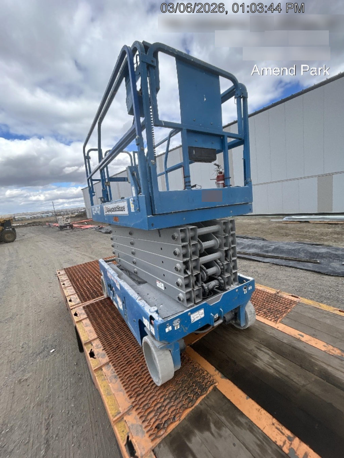 2019 Genie GS-4047 Folding rails with half height swing gate, 800W Inverter