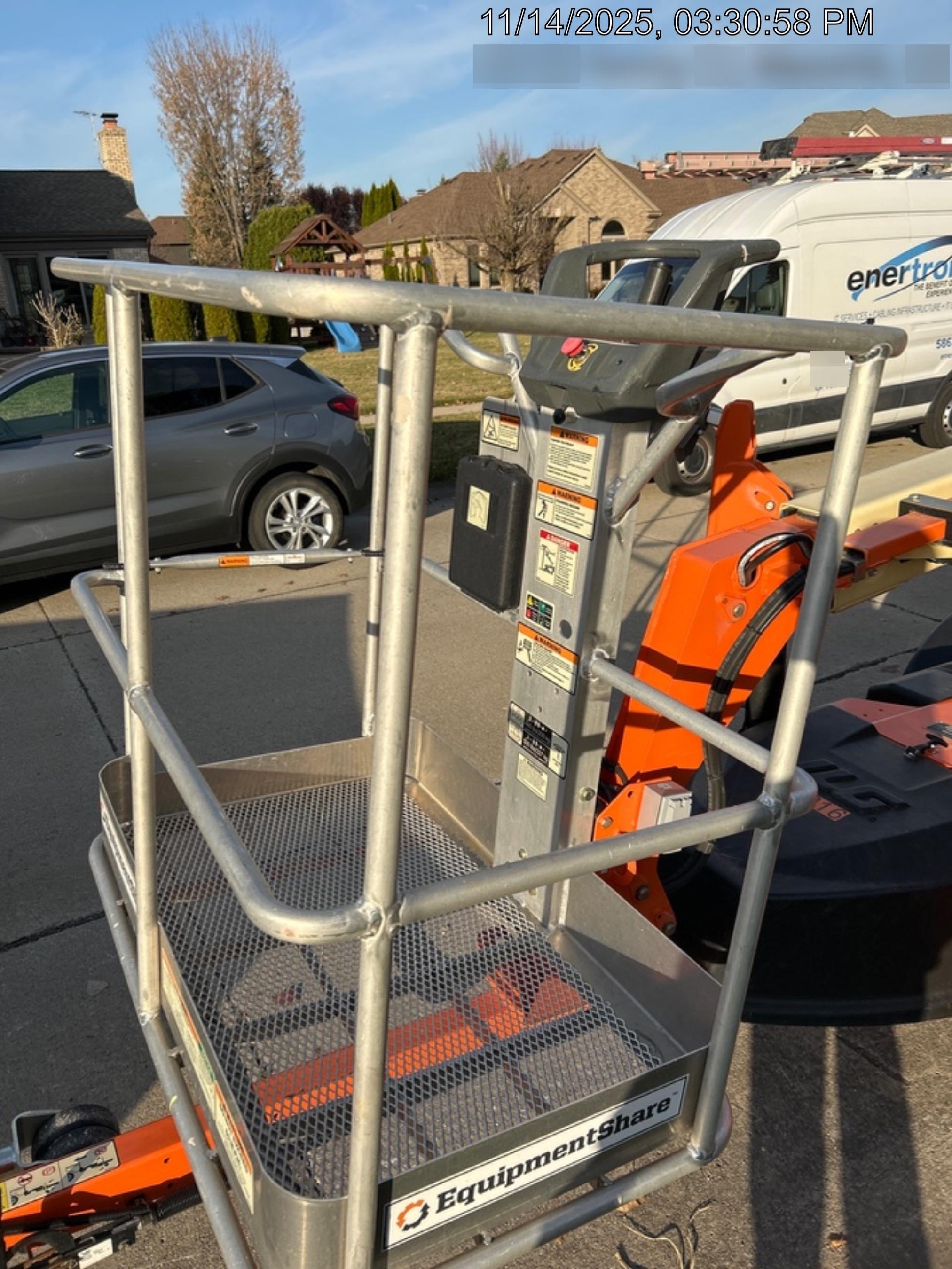 2022 JLG T350
