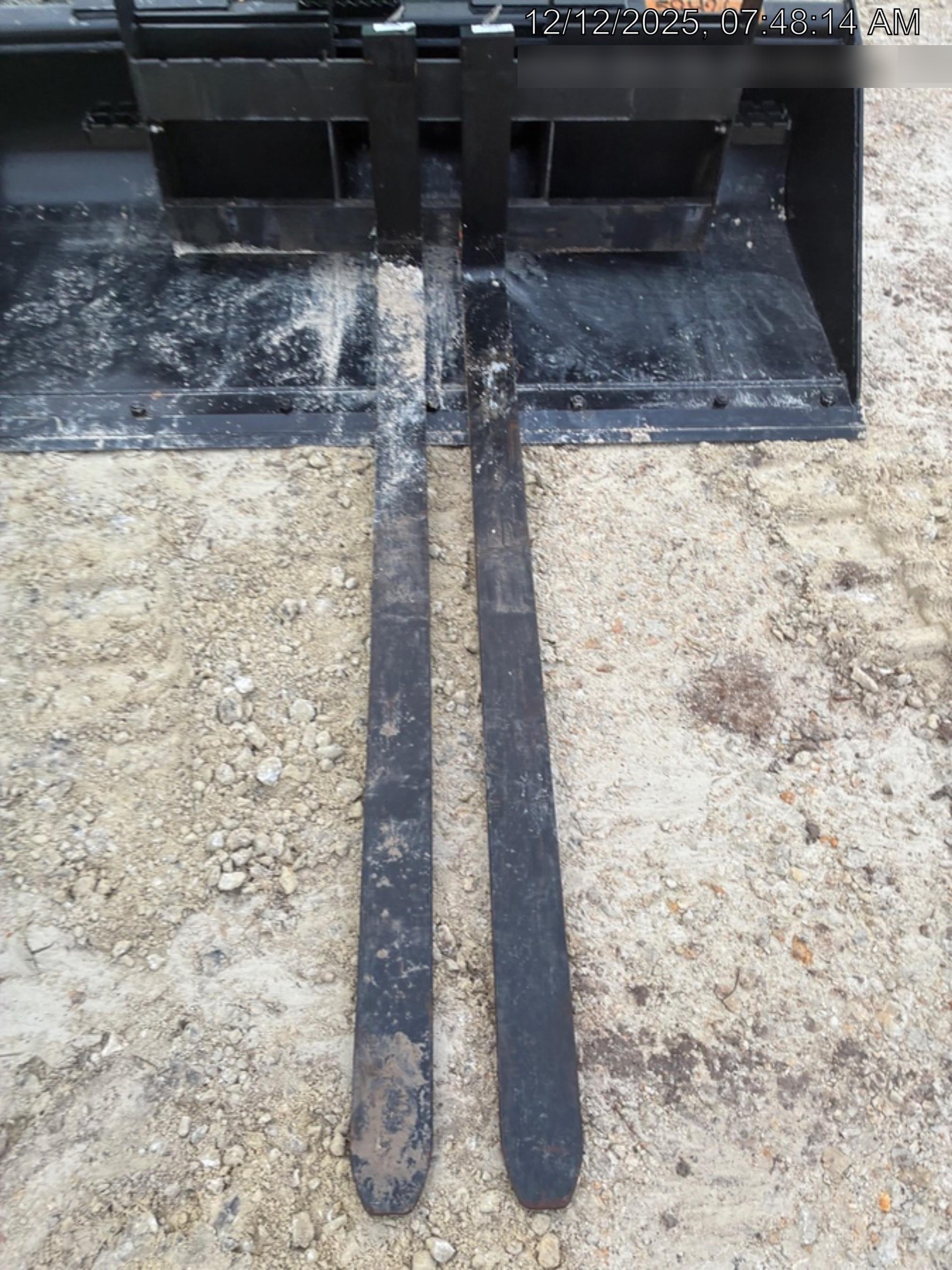 2025 ARROW MATERIAL HANDLING 24" Pallet Fork Frame