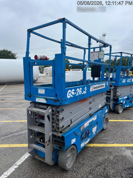 2019 Genie GS-2632 Folding rails with half height swing gate