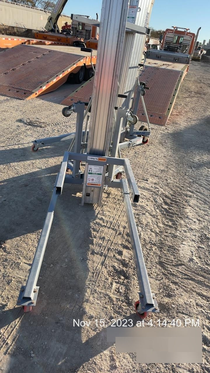 2023 GENIE SLC-24