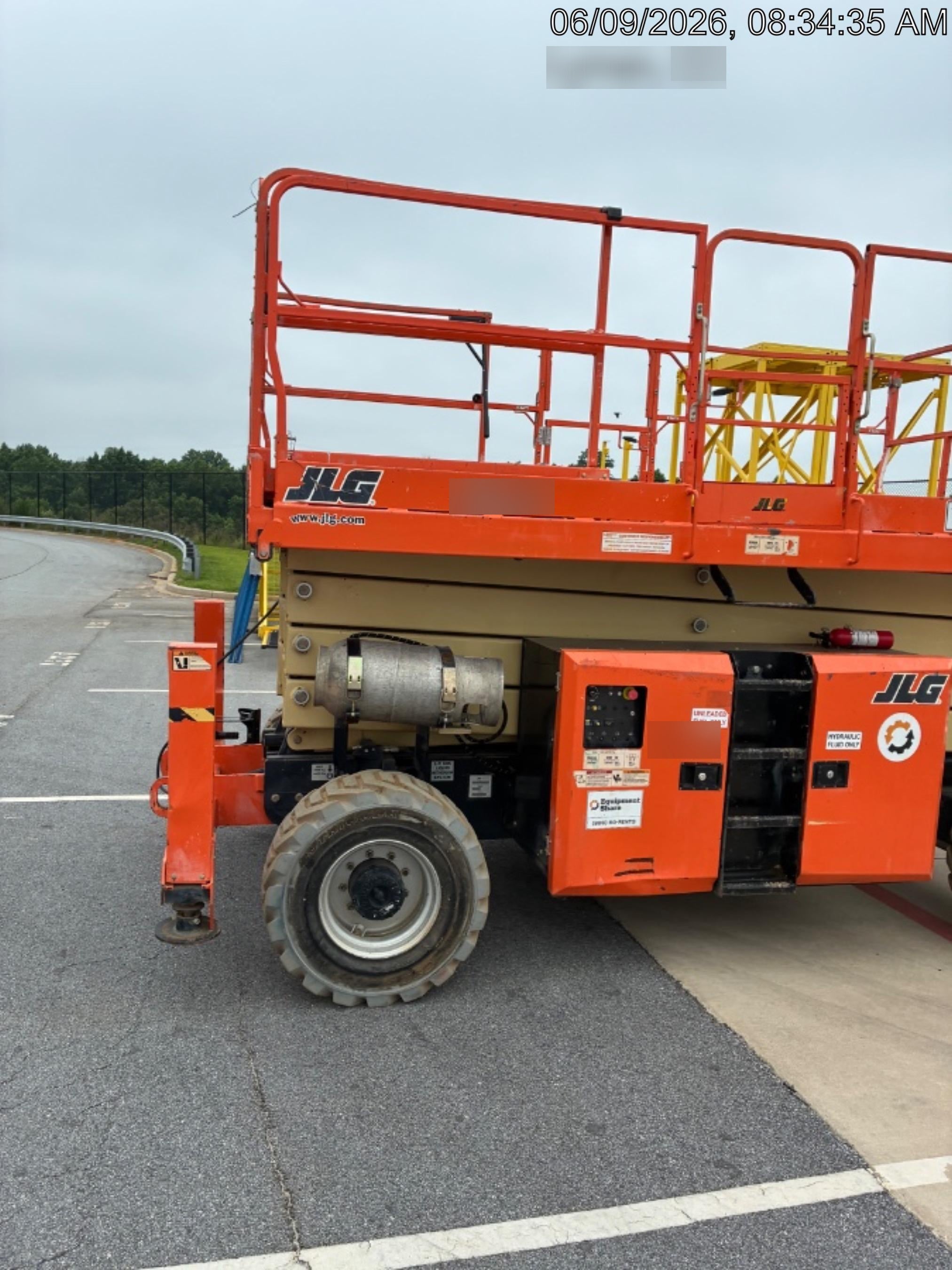 2019 JLG 430LRT