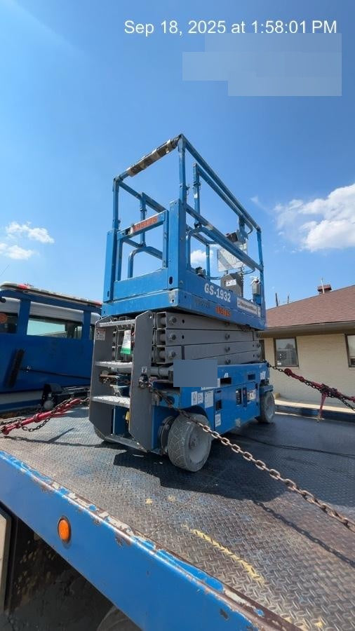 2021 GENIE GS-1932