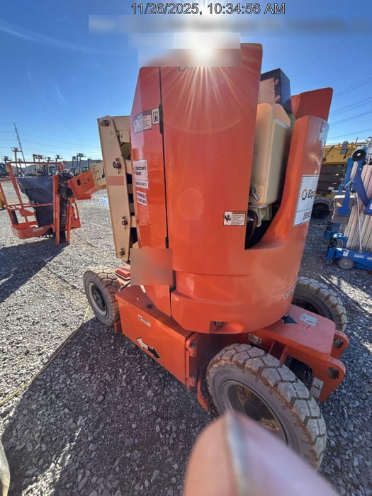 2019 JLG E300AJP