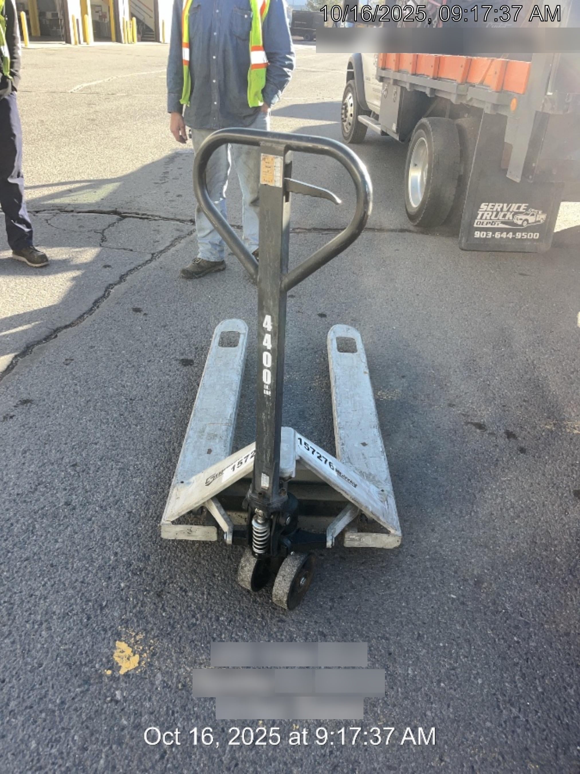 2021 STRONGWAY 4400 lb Pallet Jack