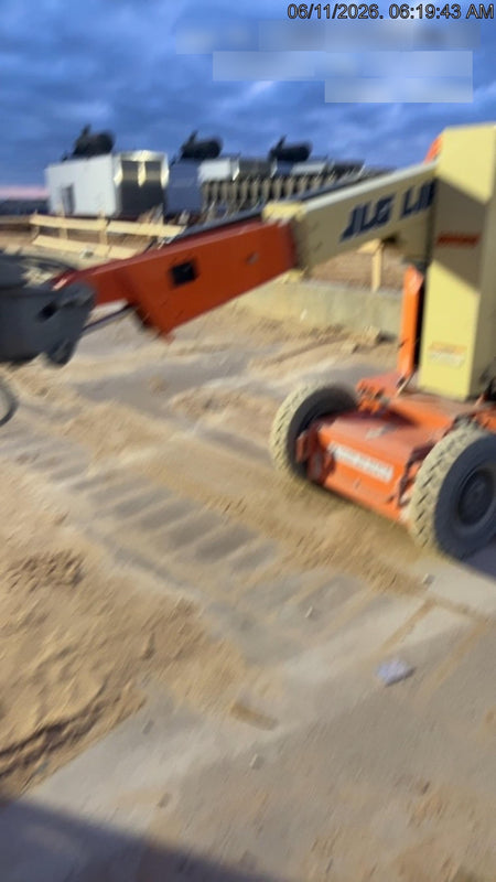 2022 JLG E300AJP