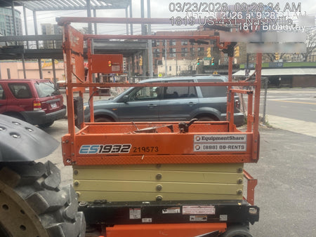 2022 JLG ES1932
