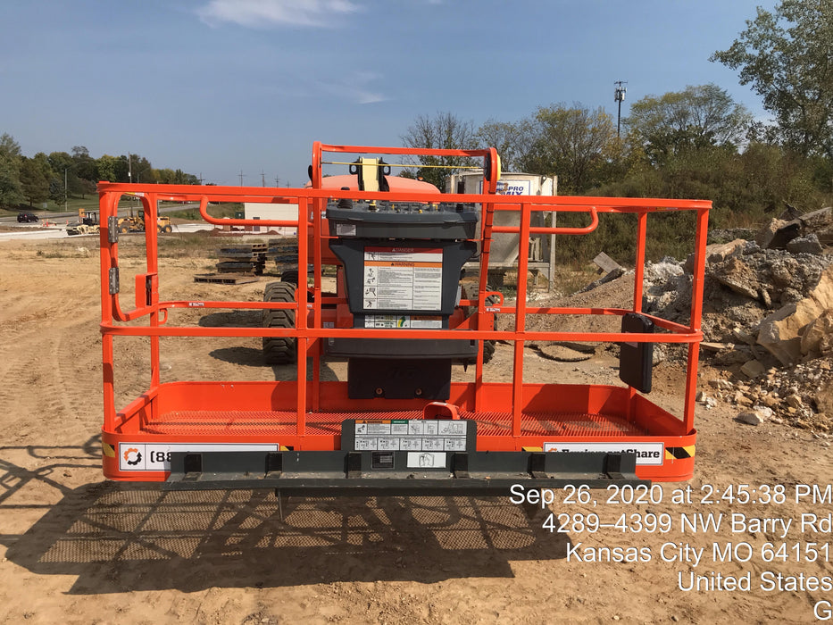 2020 JLG 400S