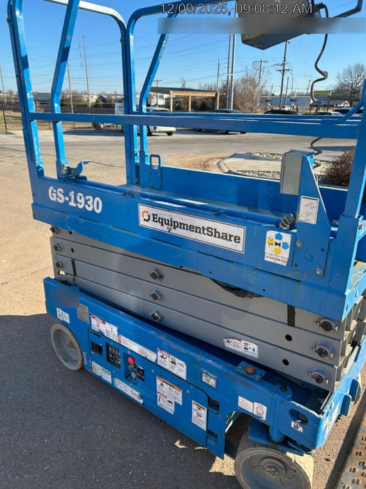 2019 Genie GS-1930 Fixed Rails with Chain Entry