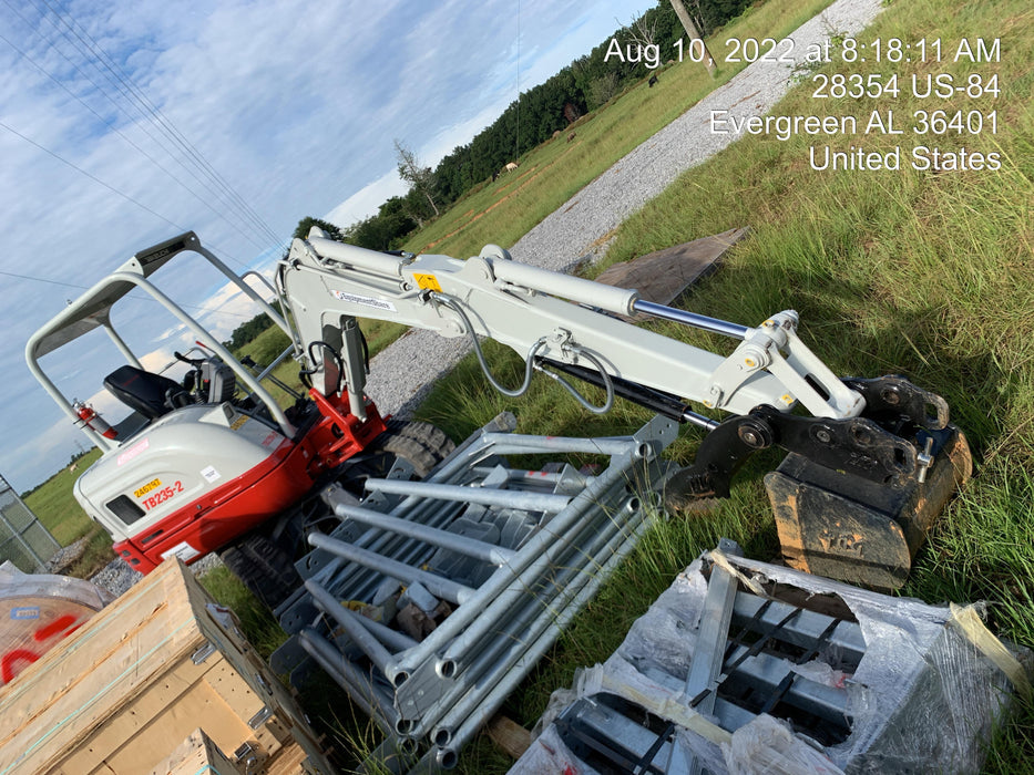 2022 TAKEUCHI TB235-2R