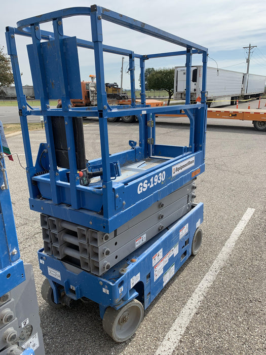 2020 Genie GS-1930 Solid Non Marking Tires, Beacon, Folding rails with half height swing gate