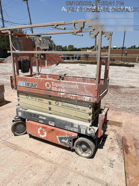 2022 JLG ES1932