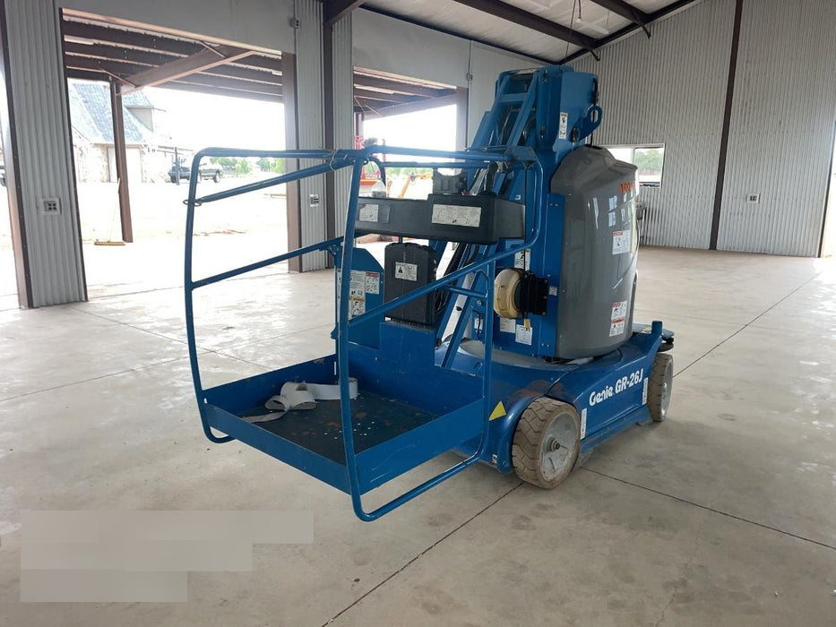 2020 GENIE GR-26J