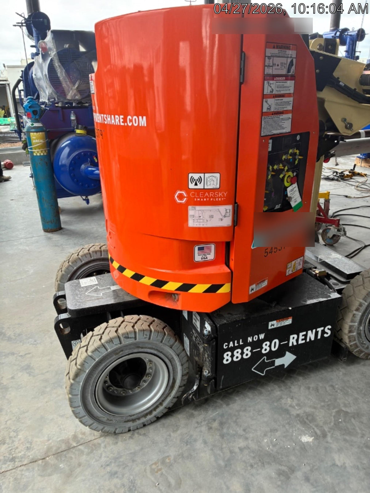 2025 JLG E300AJP
