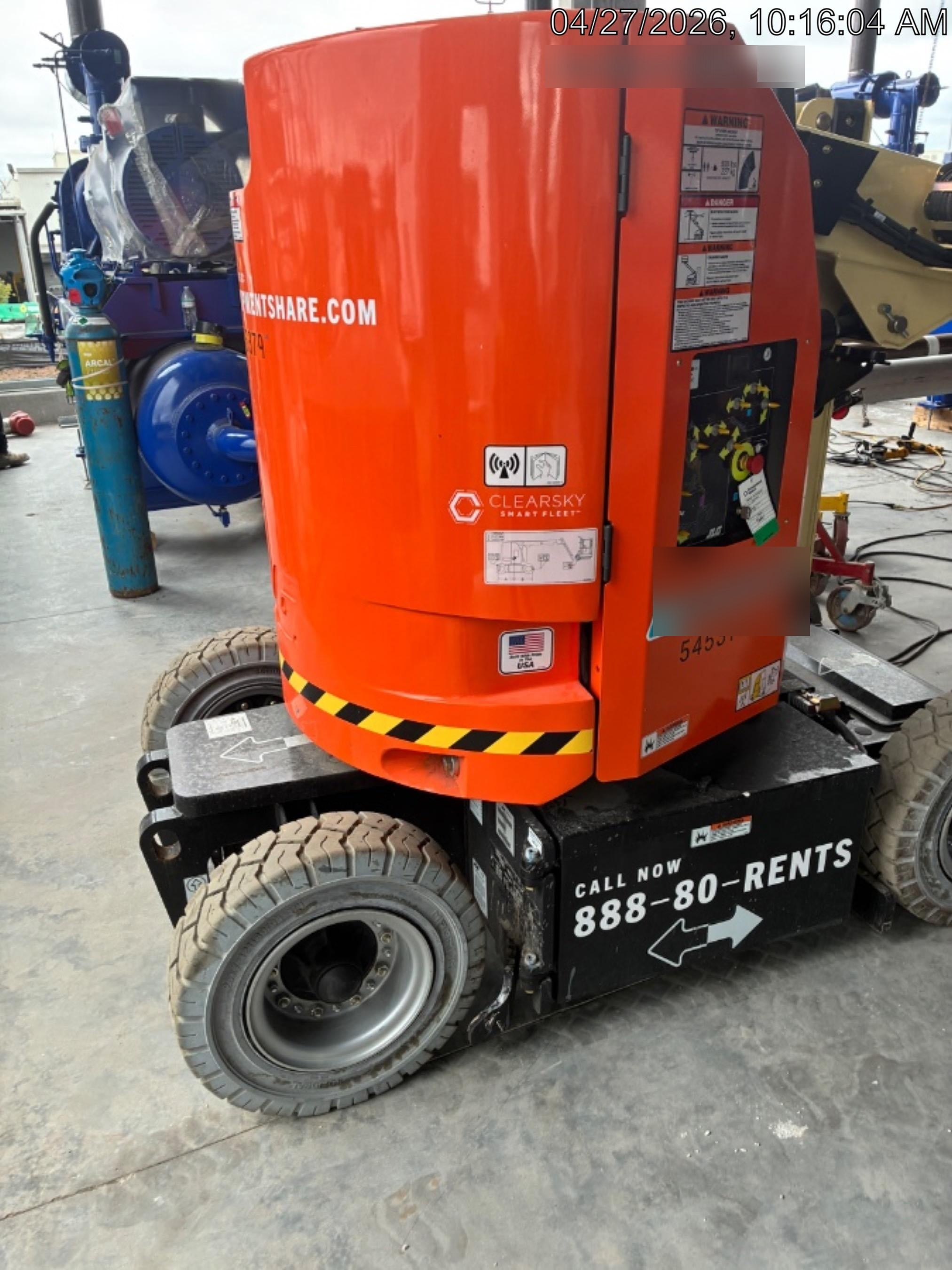 2025 JLG E300AJP