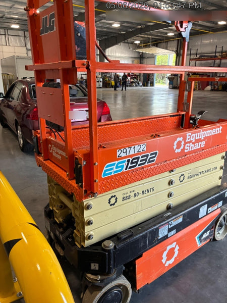 2023 JLG ES1932